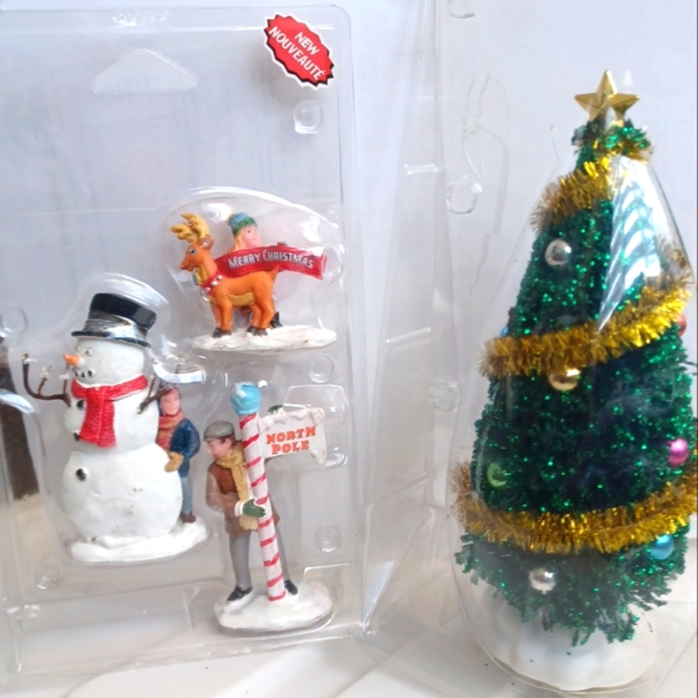 Lemax Village Collection Set of 4 Accessories Christmas Tree & Decorating Family